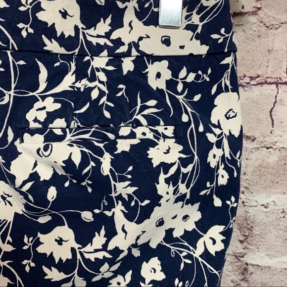 Talbots Chatham Blue Floral Crop Ankle Pants NWOT - Picture 4 of 12